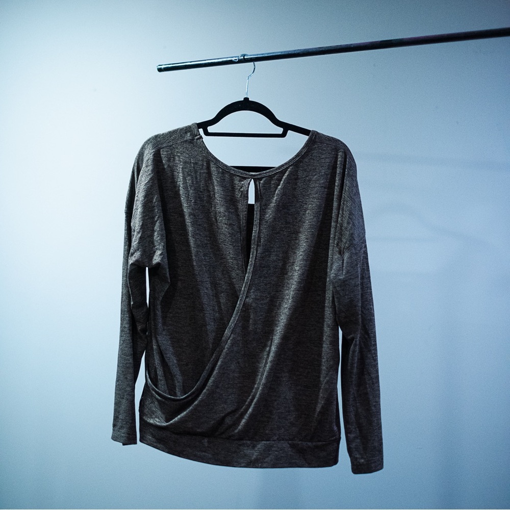 Hard tail long sleeve cut out back